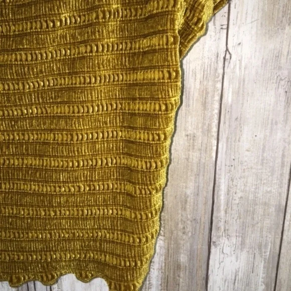 NWT Wild Fable Mustard Velvet Crop - Picture 3 of 5